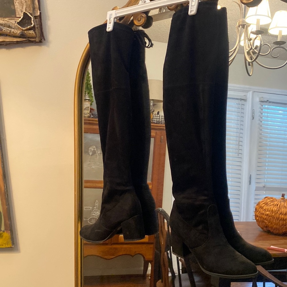 Knee-high black suede boots - Picture 1 of 3